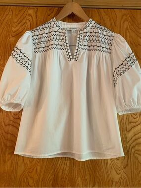 NWT White Cotton Embroidered V-Notch Peasant Blouse